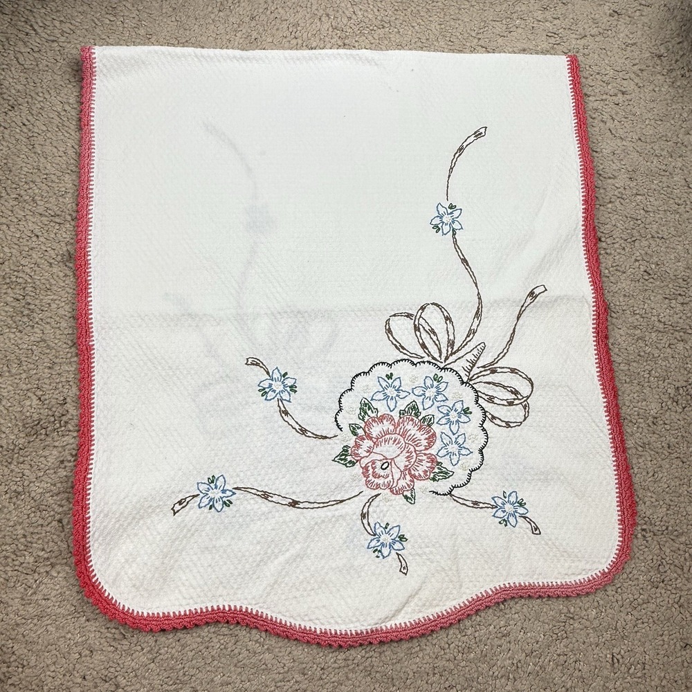 Vintage Cream Table Runner Floral Bouquet Embroidered Lace Trim 35x15